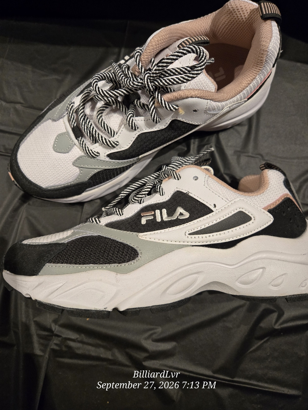 FILA Women's Ray Tracer Chunky Sneaker in Black/White/Pink